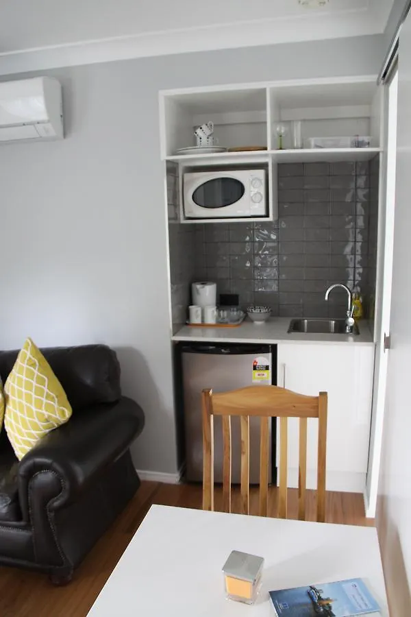 Paperbark Bed & Breakfast Brisbane 4*,  Australia