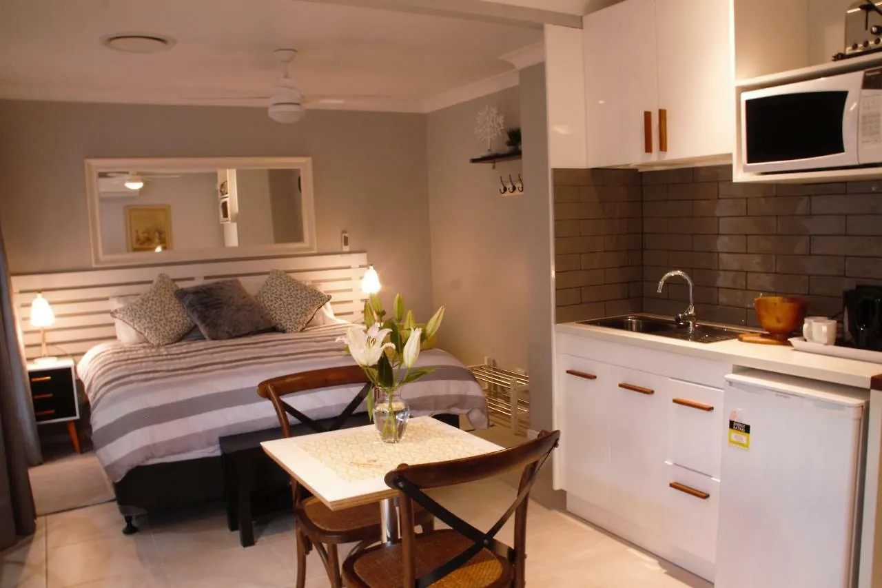 ****  Paperbark Bed & Breakfast Brisbane Australia