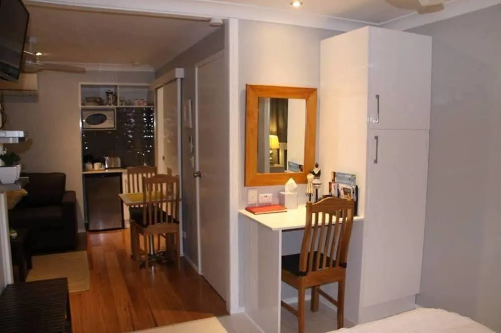 Paperbark Bed & Breakfast Brisbane 4*,  Australia